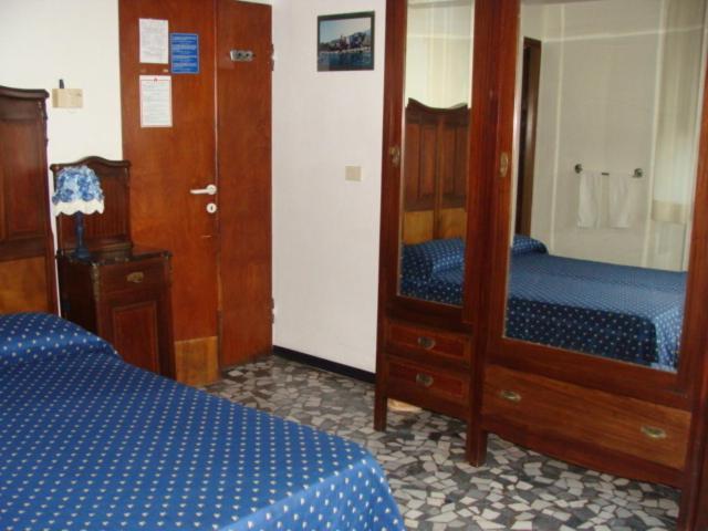 Albergo Delle Ondine Tellaro Rum bild