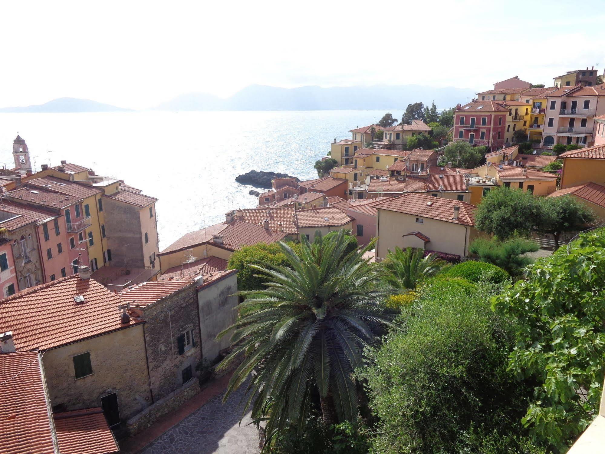 Albergo Delle Ondine Tellaro Exteriör bild